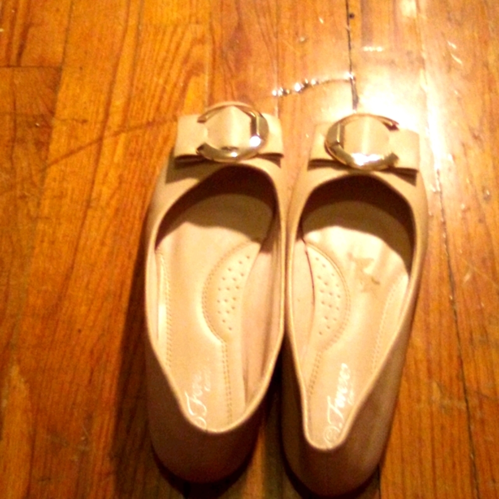 Cream flats